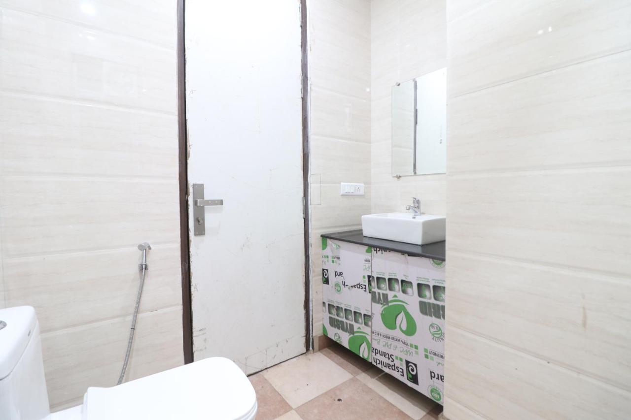 Hotel King Plaza Нью-Делі Екстер'єр фото