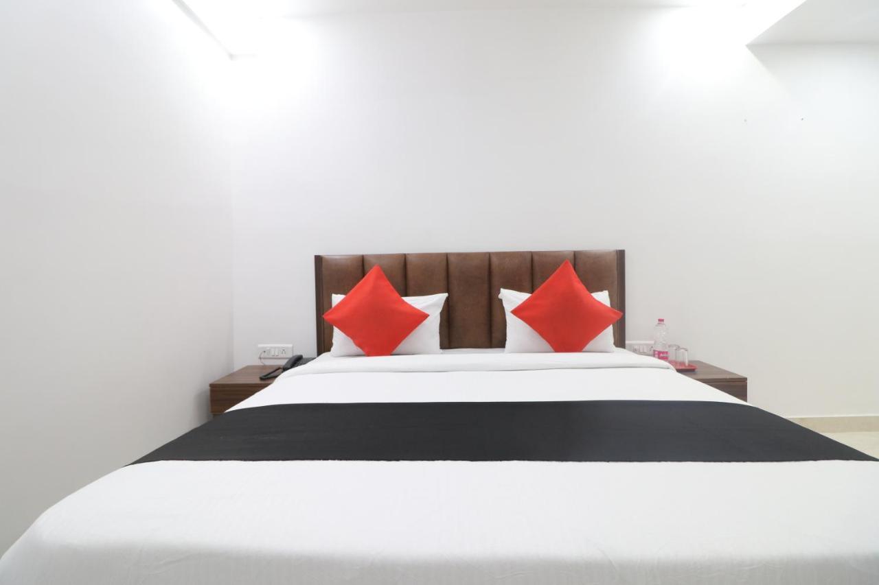 Hotel King Plaza Нью-Делі Екстер'єр фото